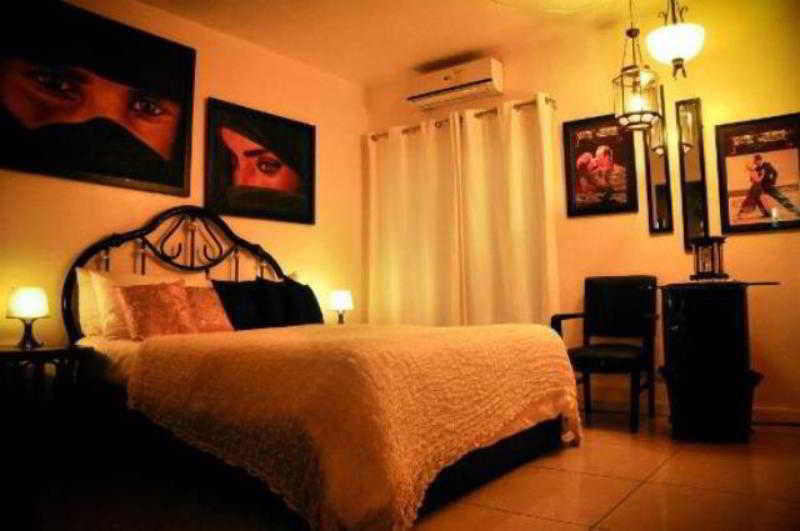 Bed and Breakfast Casa Amapola Manila Тагиг Экстерьер фото